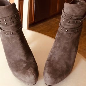 Suede charcoal gray ankle boot